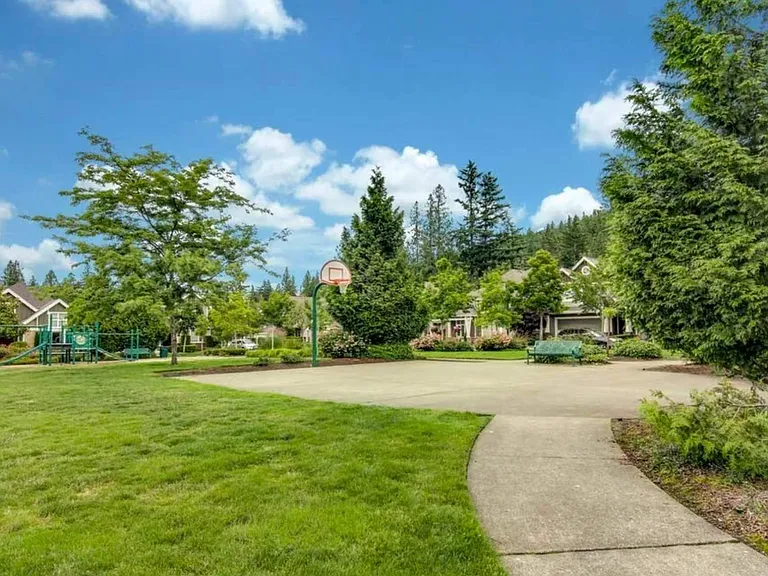 3438 NE Marion Ln — Photo 33