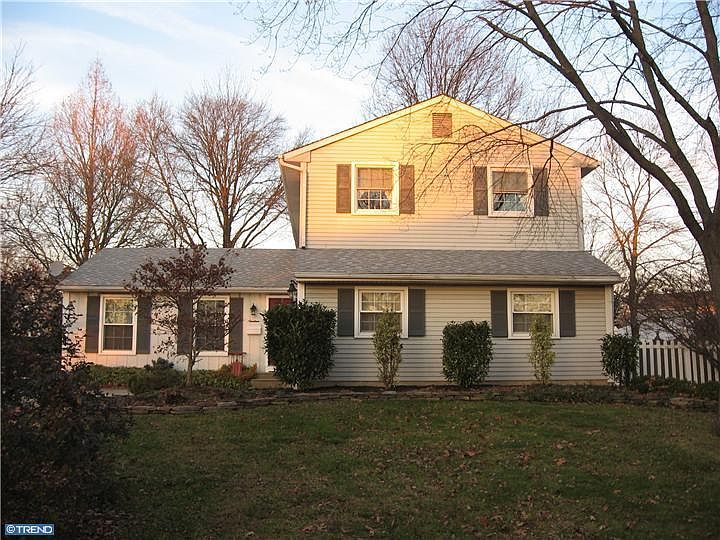 2nd image of 19 Firethorne Rd