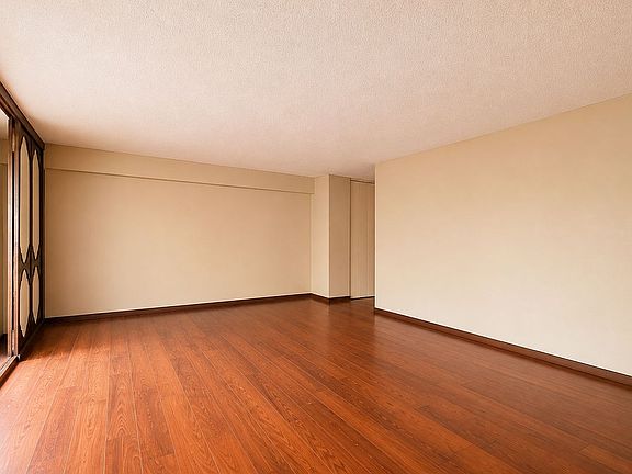3rd image of 90 Beekman St APT 3D