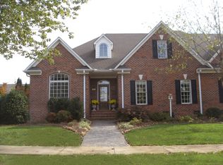 121 Bridgewood Ln, Advance, NC 27006