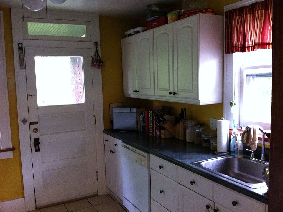 Kitchen right side