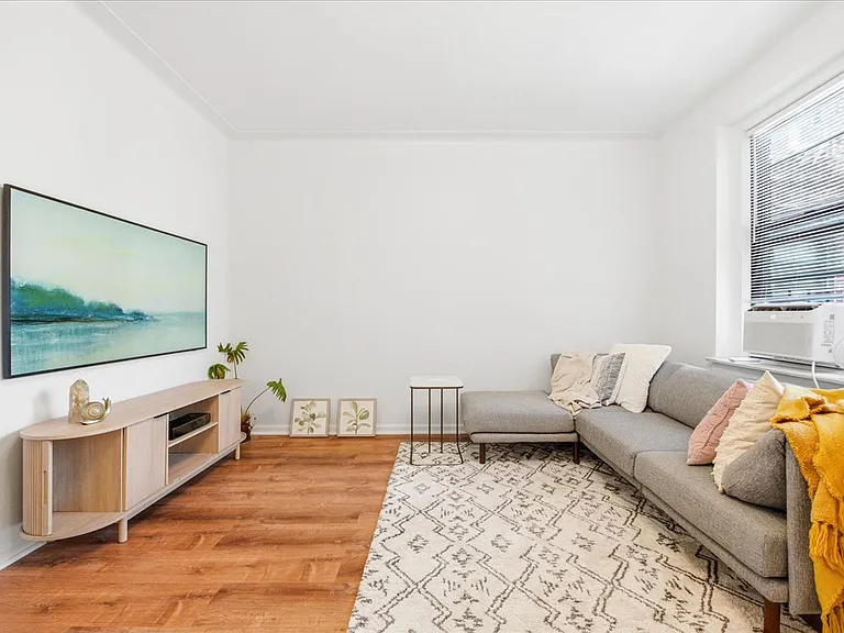 6264 Saunders St #3P — Photo 13