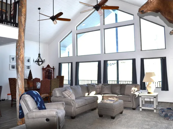 1467 Moose Hollow Rd, Robertson, WY 82944