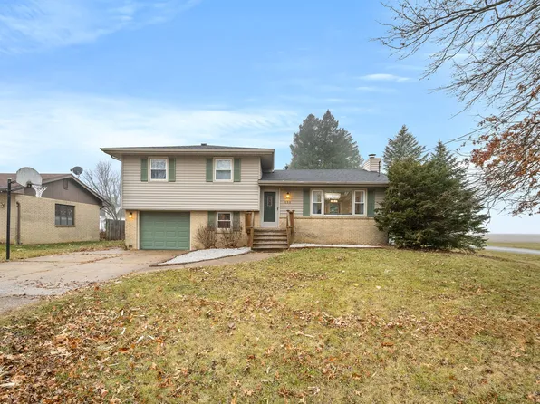 608 N Claire St, Prairie City, IA 50228