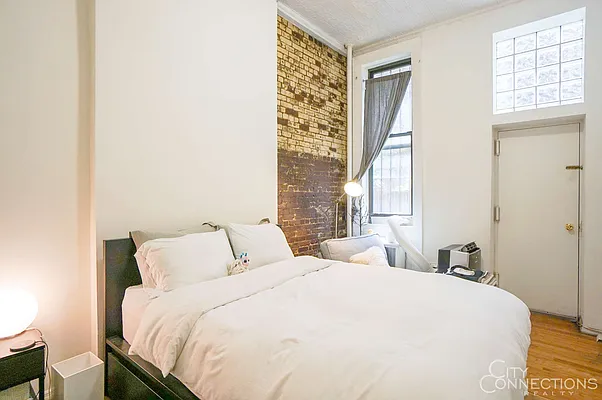 Rented by City Connections Realty | media 10