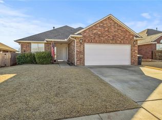 1620 SW 33rd St, Moore, OK 73160