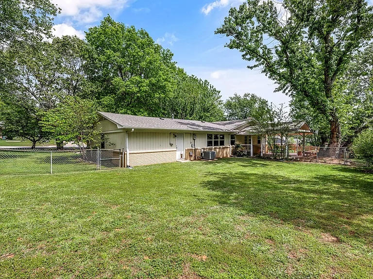 2917 N Mayberry Ln — Photo 13