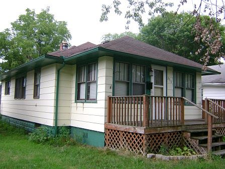 2913 Westmoor St.