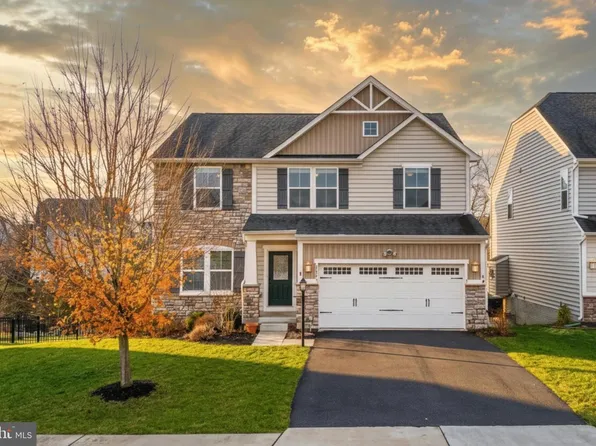 107 Cabbage White Dr, Lake Frederick, VA 22630