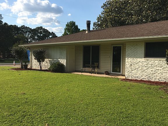 2nd image of 101 Lynn Dr