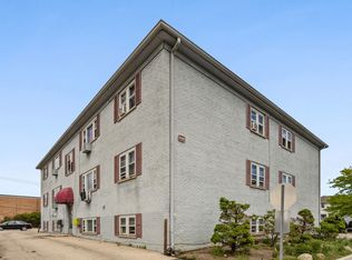 9458 Kelvin Ln APT 103, Schiller Park, IL 60176