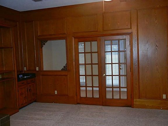 4th image of 700 Rock Creek Dr