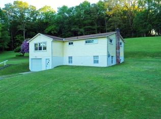 157 Freeman Falls Rd, Acme, PA 15610