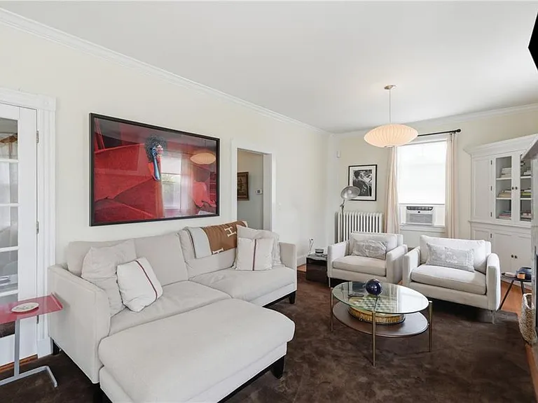 52 Berkeley Ave — Photo 4