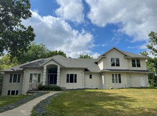 694 Meadow Ln #1495, Saint Paul, MN 55125