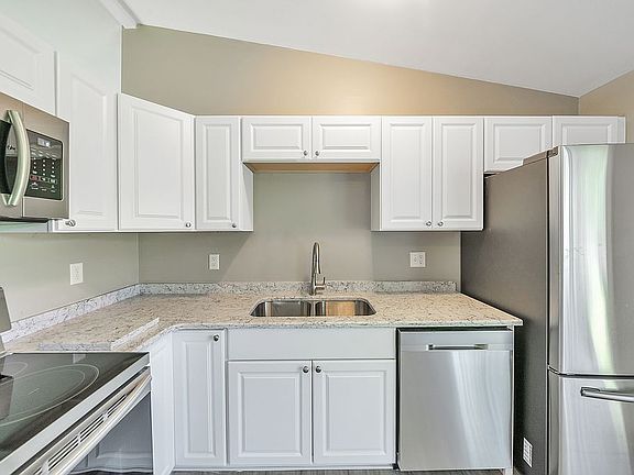 2nd image of 3910 Windemere Dr
