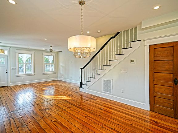 2nd image of 331 Market St