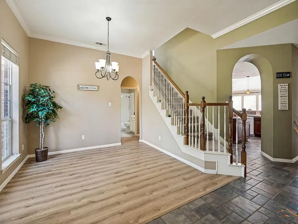 5908 Southmoor Ln