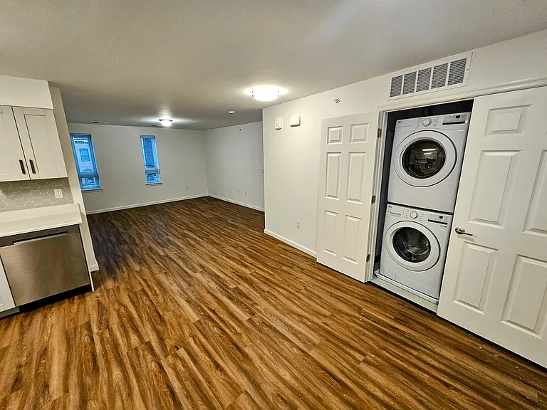 Clinton Lofts — Photo 12