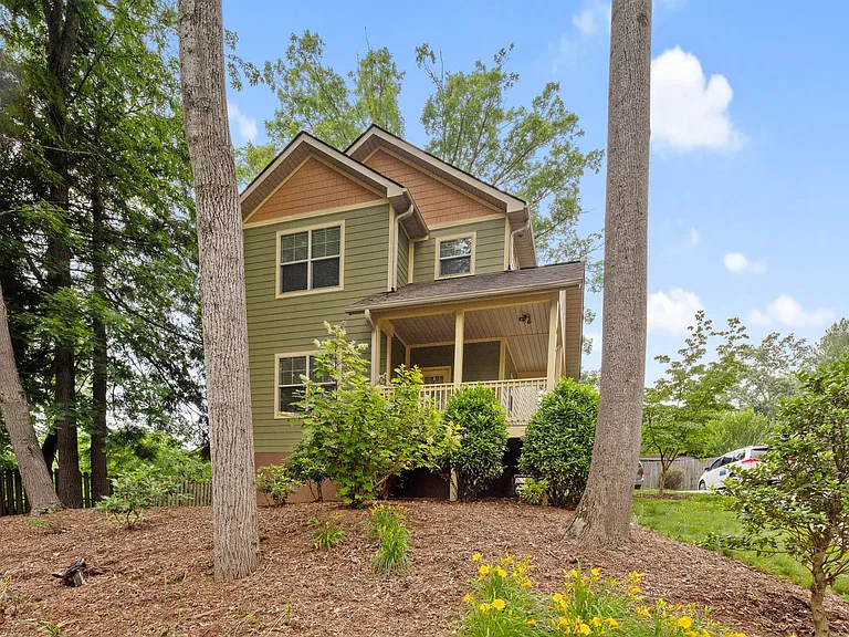 6 Thurland Ave — Photo 1
