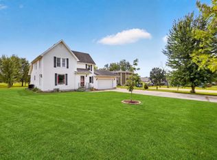 801 E Chestnut St, Pardeeville, WI 53954