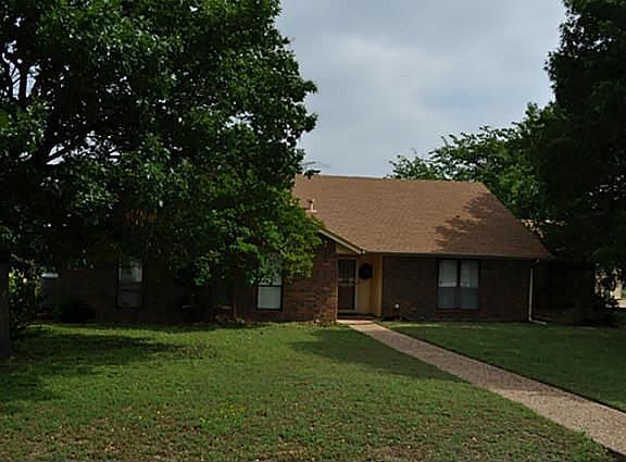 3rd image of 203 Rock Springs Ct