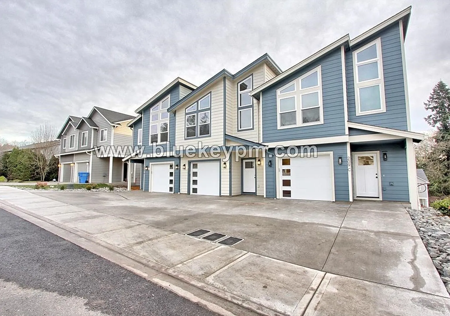 Unit 209-A: 3 Bed, 2.5 Bath Townhome in Kalama — Photo 3