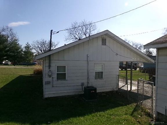 5th image of 2153 Wilding Ave