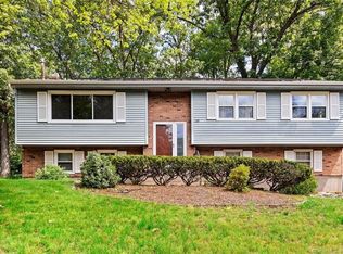 139 Richmond Dr, Manchester, CT 06042