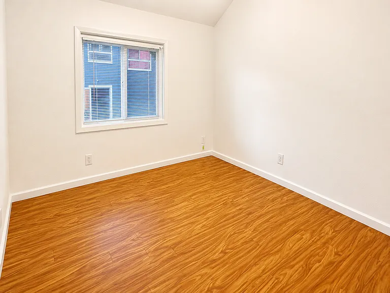 243 Miriam Street — Photo 6