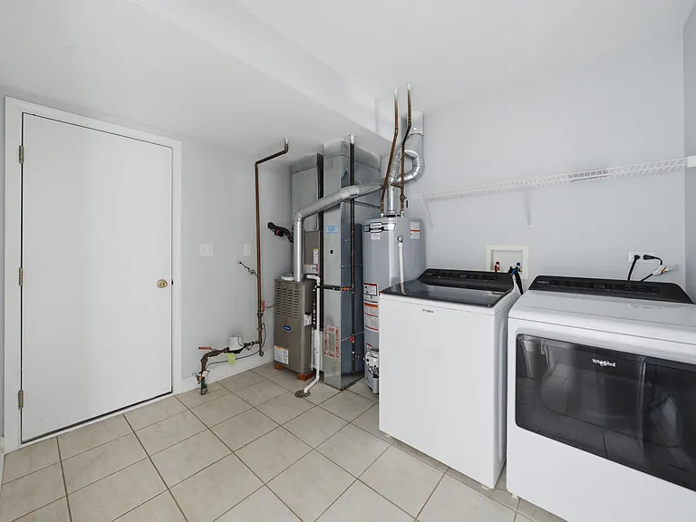 9411 Huber Ct — Photo 18