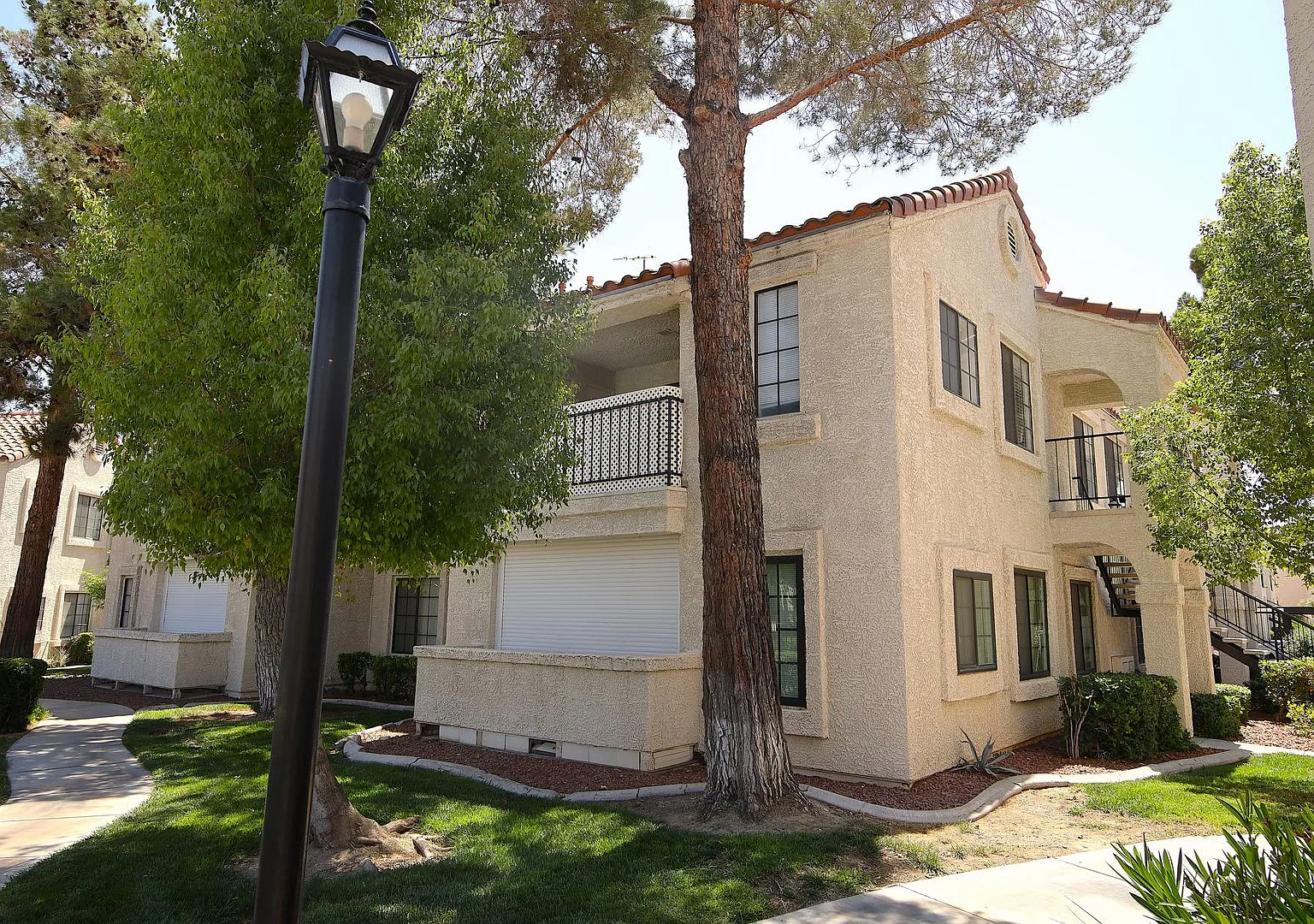 Southwest - Las Casitas Condo - 2nd Floor Unit — Photo 2