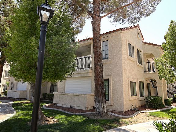 2nd image of 4742 Nara Vista Way Unit 203