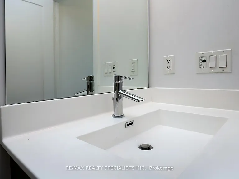 275 Village Green Sq #216 — Photo 28