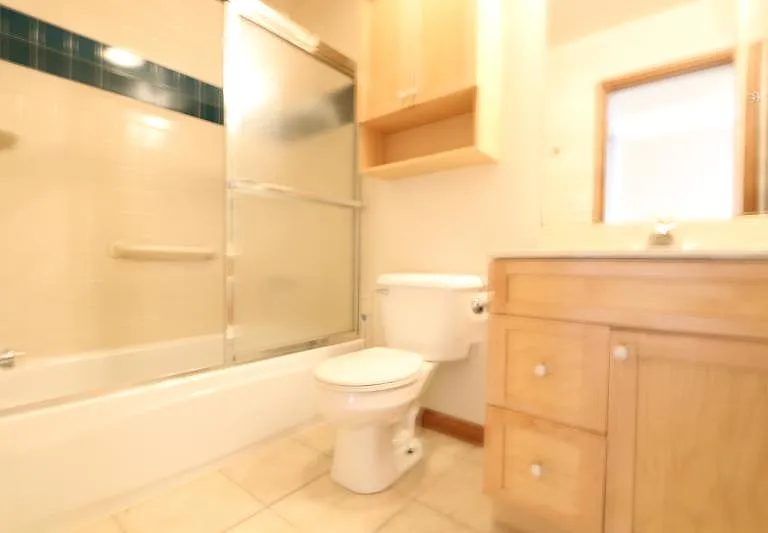 1257 W Flournoy St #1R — Photo 11
