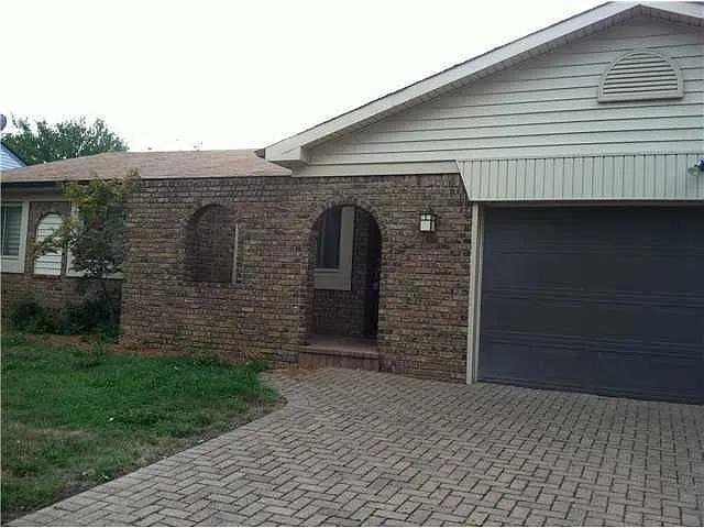 4802 Dancer Dr photo 1