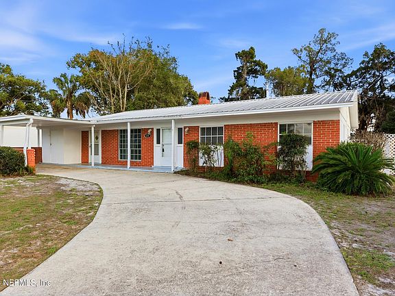 3rd image of 226 RIVER Drive