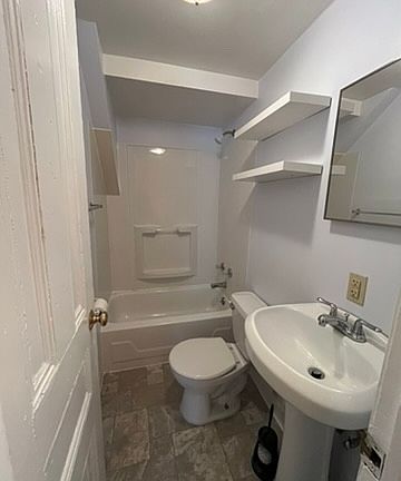 4th image of 1525 Superior Ave