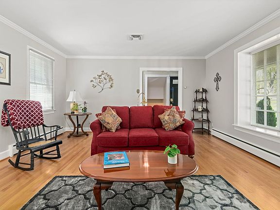 5th image of 1509 Savoy Pl