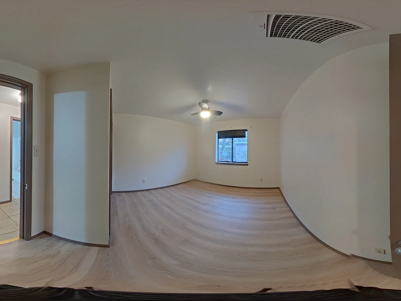 2 bed, 600 sqft, $900 — Photo 4