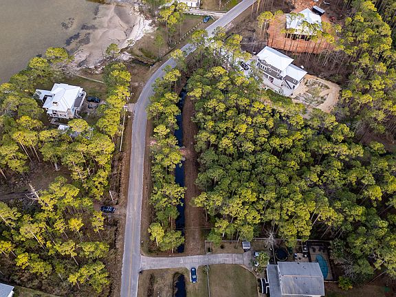 2nd image of 4 Whisper Ln