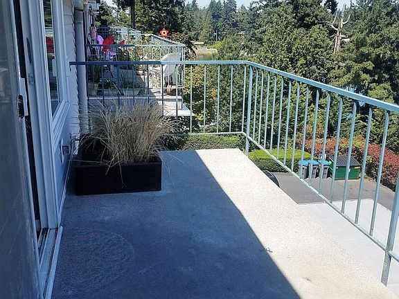 4th image of 924 Shorewood Dr APT 21