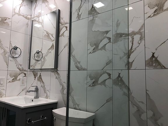 5th image of 91 Mallory Ave #2