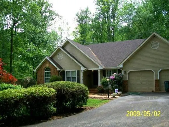 575 Forrest Rd, Charlottesville, VA 22902