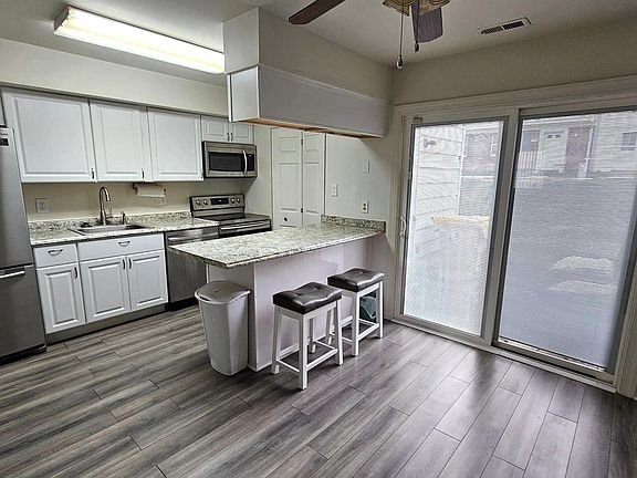 5th image of 241 Candlelight Ln