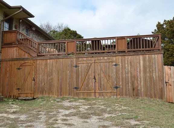 2nd image of 696 Floral Ave