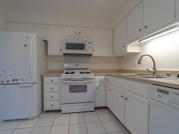 5th image of 3854 Mohr Oak Ct