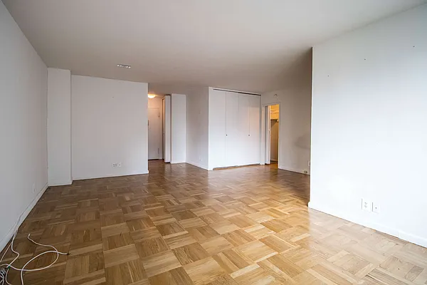 Rented by Halstead Real Estate | media 7