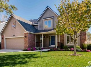 1152 Parkside Cir, Lawrence, KS 66049