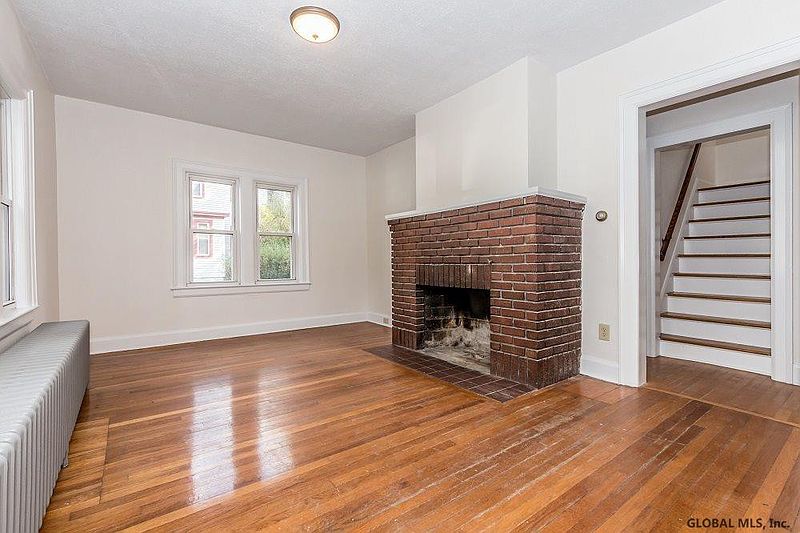 5th image of 320 BALLSTON Road